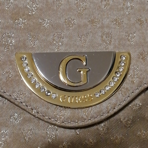 VGUC glitzy gold Guess purse with chain handle - Picture 2 of 8